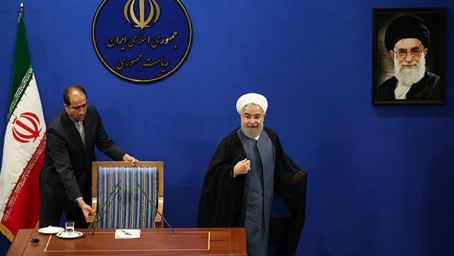 انتقاد روزنامه حامی دولت از شتاب‌زدگی روحانی