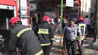 نجات جان دو کودک اهواز توسط آتش نشانان