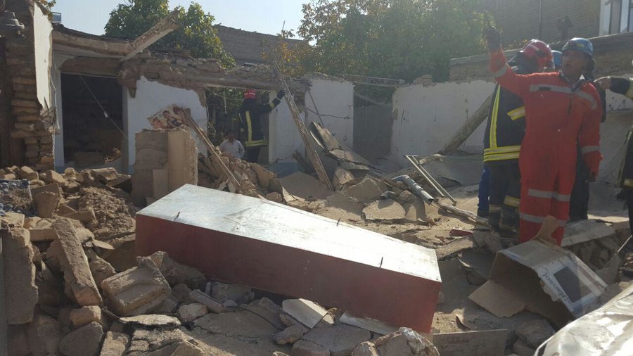 انفجار منزل مسکونی در مشهد جان پیرزن عابر را گرفت