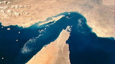 مکالمه اخطار نیروی دریایی سپاه و برگشتن نفتکش‌ها از مسیر غیر قانونی