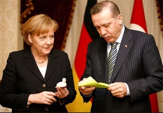 آلمان به دنبال توقف مذاکرات ترکیه در اروپا