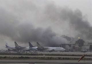 نبش قبر عاملان حمله تروریستی به فرودگاه بزرگترین شهر پاکستان