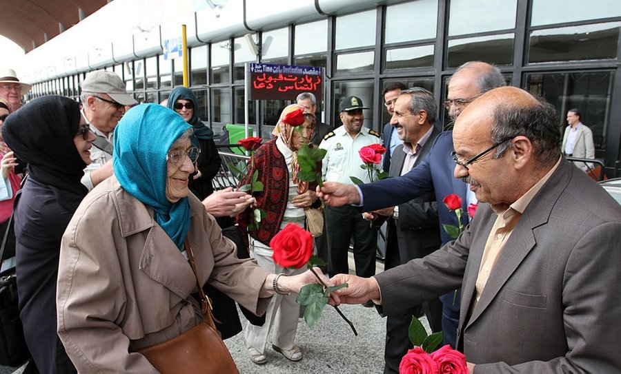 قطار گردشگری عقاب طلایی به ایستگاه مشهد رسید