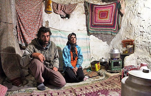 «قلعه افغان» محله ای بیگانه در شهر توس/زندگی در دایره محرومیت