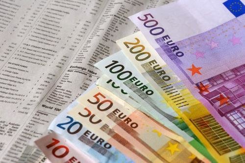 نرخ متوسط معاملات نقدی۳ ارز در نخستین روز هفته دوم اسفند
