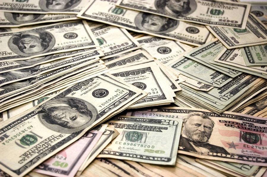 درآمد ۹۱۴میلیارد تومانی بانک مرکزی از فروش ۱.۵ میلیارد دلار در بازار