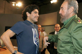 مارادونا: فیدل کاسترو کاپیتان سیاستمداران دنیا بود