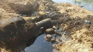 نفت خام در رودخانه «سرخون» جاری شد/خسارت های وارده به محیط زیست برآورد نشده است