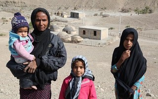 «ماه‌هانگ» روستایی در دل محرومیت/ بیمارستانی بی پزشک و بی دارو