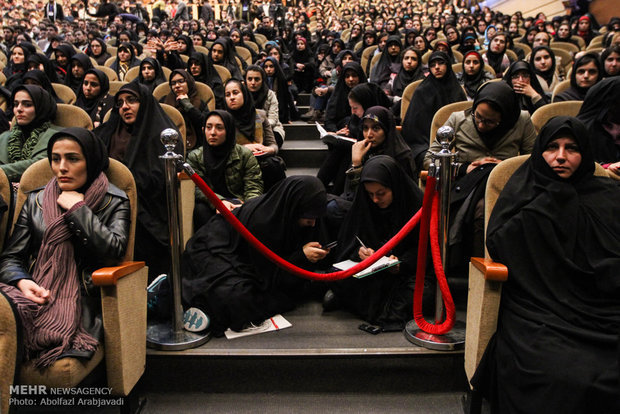 شوراهای صنفی دانشجویی خواستار تربیون مراسم روز دانشجو شدند