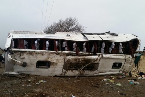 واژگونی اتوبوس در محور کرمان جان ۶ نفر را گرفت