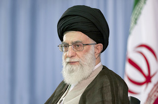امام خامنه‌ای با عفو و تخفیف مجازات جمعی از محکومان موافقت کردند