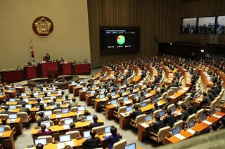 بررسی لایحه برکناری رئیس جمهور کره جنوبی در پارلمان این کشور