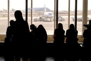 پروازهای فرودگاه مشهد با بهبود شرایط شرایط جوی از سر گرفته شد