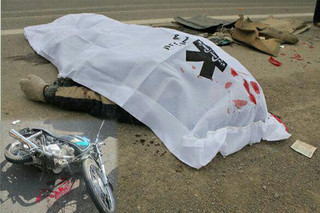 تصادف مرگبار در بزرگراه /راکب موتورسیکلت در دم جان باخت
