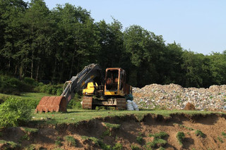 دفن زباله در سراوان تهدید جدی برای منابع طبیعی گیلان است