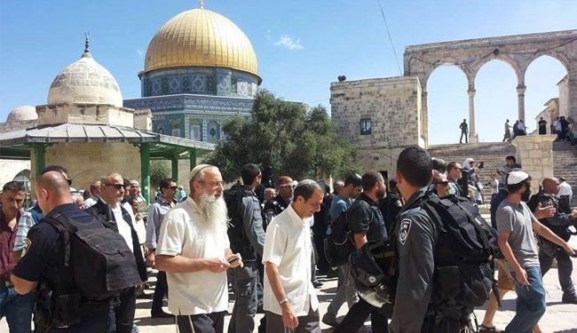 لغو ۲۵۰۰۰ مجوز عبور فلسطینی ها از کرانه باختری به بیت المقدس
