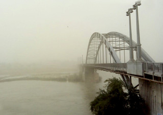باران و گرد و خاک غلیظ خوزستان را فرا می گیرد