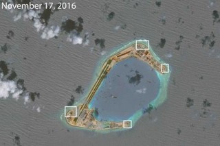 چین در جزایر مصنوعی خود سیستمهای تسلیحاتی مستقر می کند
