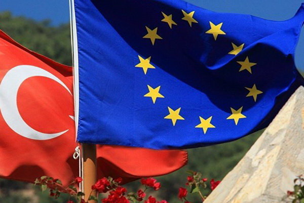 اتحادیه اروپا به توافق با ترکیه متعهد است