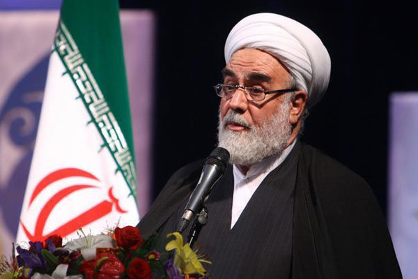 حضرت معصومه (س) چشم‌وچراغ ایران/ دشمن به دنبال القا ناکارآمدی نظام به مردم است