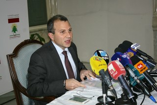 وزیرخارجه لبنان نسبت به توطئه جایگزین کردن تروریست ها بجای مردم دربرخی کشورها هشدارداد