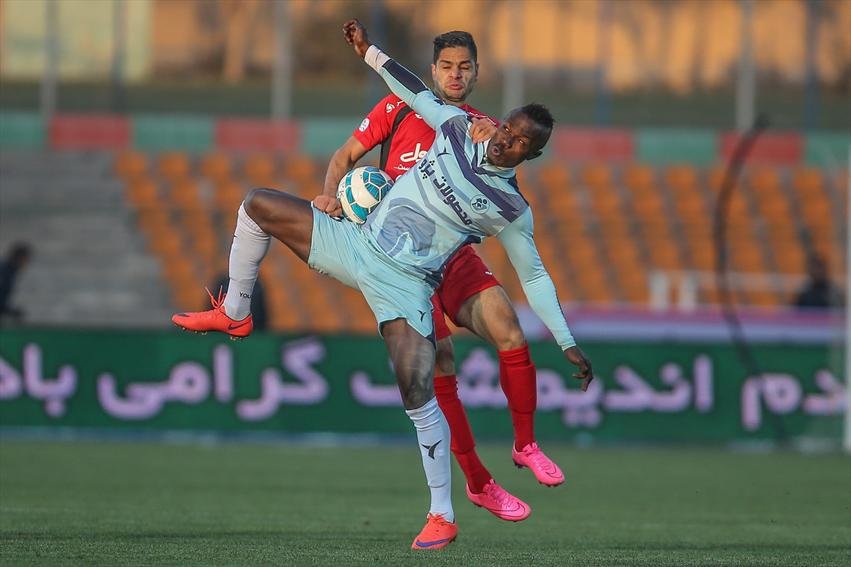 مبلغ پیشنهادی گادوین منشا به پرسپولیس لو رفت