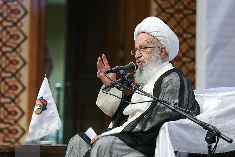 واکنش دفتر آیت الله مکارم شیرازی به اتهامات رسانه‌های بیگانه
