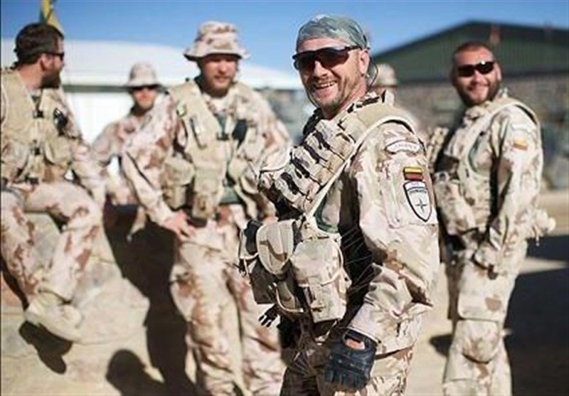 گروهی از پلیس نظامی ارتش «لیتوانی» در راه افغانستان