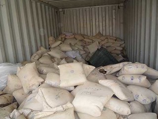 ۱۲۳کیلو تریاک و ۲۰ تن خشکبار قاچاق در کرمان کشف شد