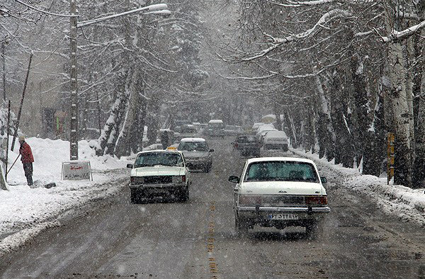 با تاکسی‌های تک‌سرنشین تبریز در روزهای برفی برخورد می شود