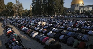 مشارکت ده ها هزار فلسطینی در نماز جمعه مسجد الاقصی