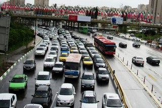 ترافیک نیمه‌سنگین و بارش باران در برخی جاده‌های کشور