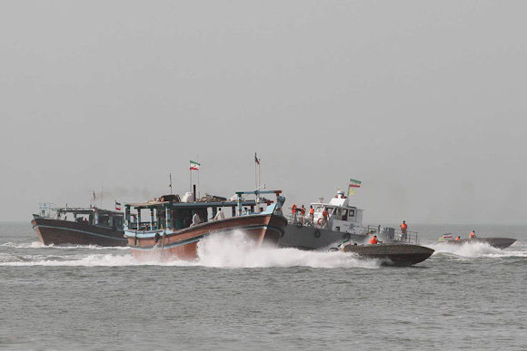۳ لنج ماهیگیری غیرمجاز کشورهای عربی در خلیج فارس توقیف شد