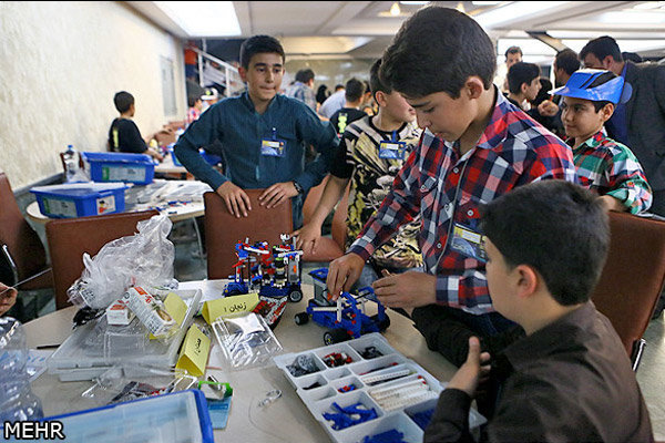 دانش آموزان کرمانی در جشنواره های علمی و پژوهشی کشور درخشیدند 
