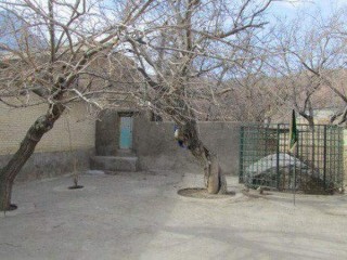 زیارتگاه سنگ در روستای دربرز خضرآباد شناسایی  شد