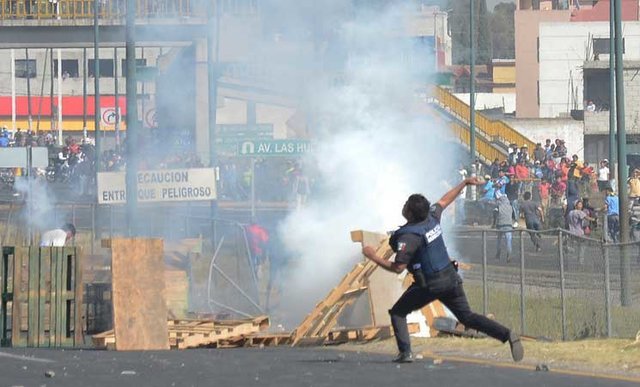 شش کشته و ۹۰۰ بازداشتی در جریان اعتراضات در مکزیک