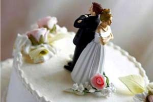 برگزاری «جشن طلاق» ریشه در کدام ضعف شخصیتی دارد؟/نقش خانواده در جلوگیری از بروز ناهنجاری های اجتماعی چیست؟
