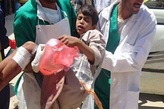 بندر الحدیده یمن بمباران شد/ دو کشته در پی حملات جنگنده های عربستان