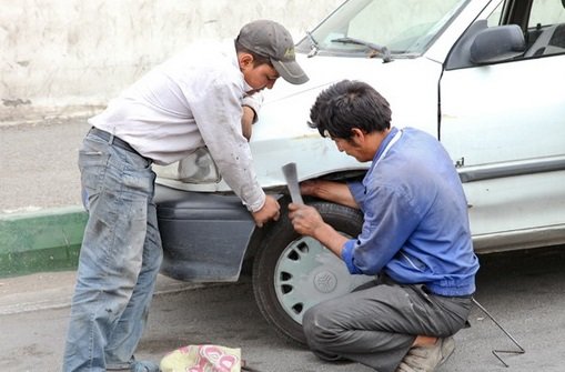 مرگ دلخراش صافکار جوان در زیر خودروی پراید