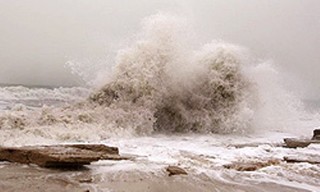 دریای عمان طوفانی است/سیستان و بلوچستان بارانی می شود