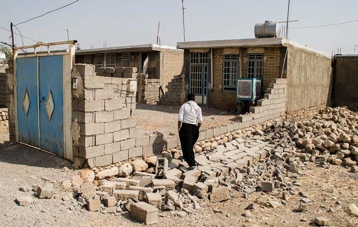 زمین لرزه فاریاب در استان کرمان به ۷۰ واحد مسکونی خسارت زد 