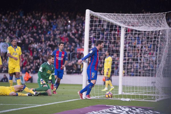 برد پرگل بارسلونا برابر لاس پالماس/صعود آبی اناری ها به رده دوم
