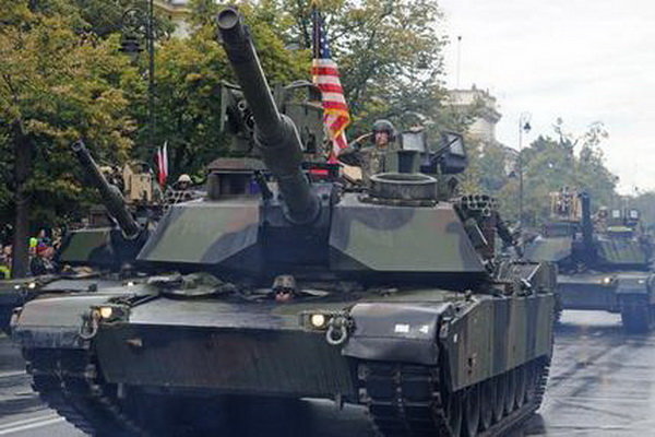 استقبال سران لهستان از حضور نظامیان آمریکا در این کشور
