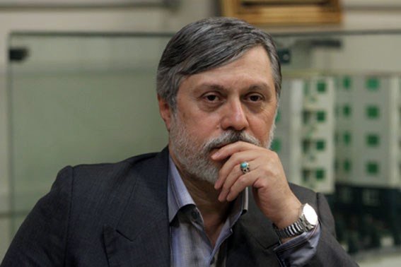 سرخو در واکنش به ثبت‌نام رییس دولت قبل؛ احمدی‌نژاد ابتدا پاسخ‌گوی مفاسد اقتصادی دولتش باشد

