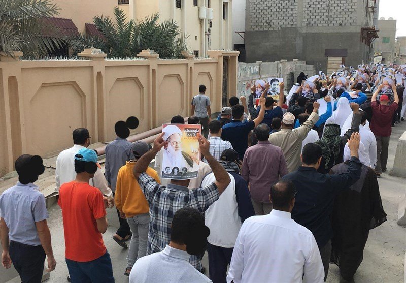 تظاهرات در منطقه «الدراز» بحرین با تاکید بر «ادامه مبارزه تا آزادی»+تصاویر