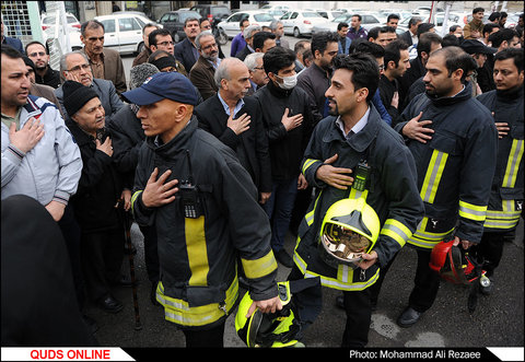 همدردی مردم مشهد با آتش نشان حادثه پلاسکو/گزارش تصویری