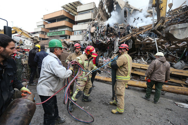 پاسخ آتش نشانی به کافی نبودن تجهیزات برای حادثه «پلاسکو»