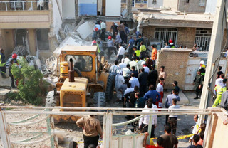 خسارت دیدگان انفجار «باغ شیخ» در اهواز همچنان سرگردانند