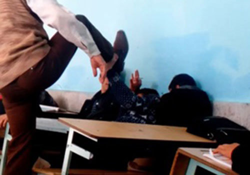 تنبیه دانش آموزان فارس با شیلنگ/با معلم خاطی برخورد می شود